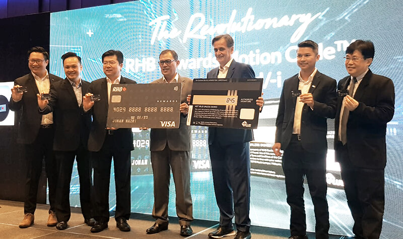 IDEMIA Motion Code credit card IDEMIA Motion Code credit card